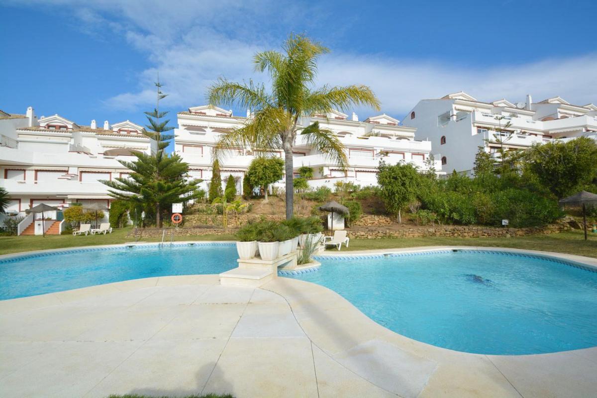 Luxury Beach Side Apartment In Marbella Playa Экстерьер фото